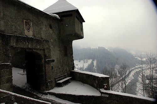 Beyond its function as a strategic military building, the castle has served as a court of prison over centuries. Source