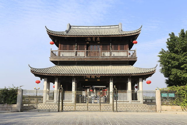 It was first built by Zeng Wang in 1171 during the Song Dynasty. By Zhangzhugang/GFDL