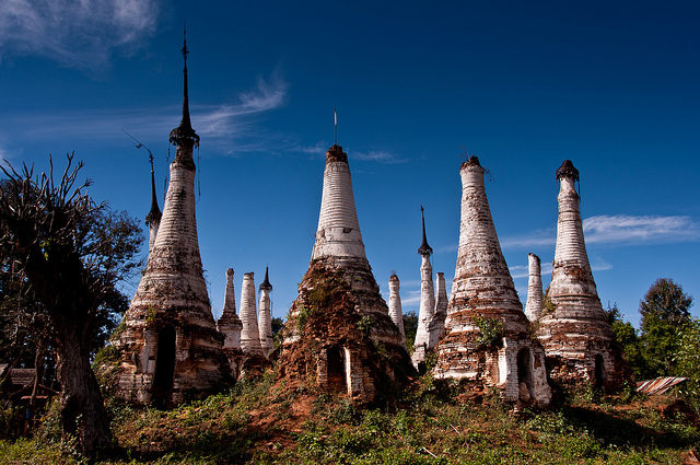 Nyaung Ohak pagodas. Mark Fischer.Flickr.CC BY-SA 2.0