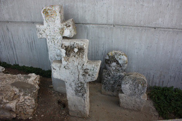Pagan and Christian graves. Source