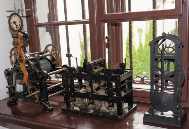 The Collegium Maius shows a unique collection of science instruments. Source