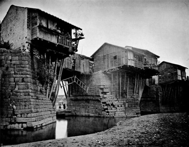 The Guangji Bridge photographed in 1869. By John Thomson/Public Domain