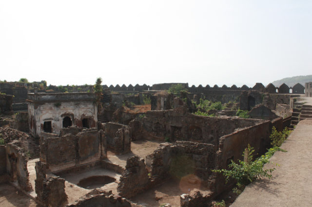 The island fortress was under control of Adil Shahi dynasty until the reign of Ibrahim II where Janjira fort was lost to the Siddis. By Vikas Rana/Flickr/CC BY 2.0