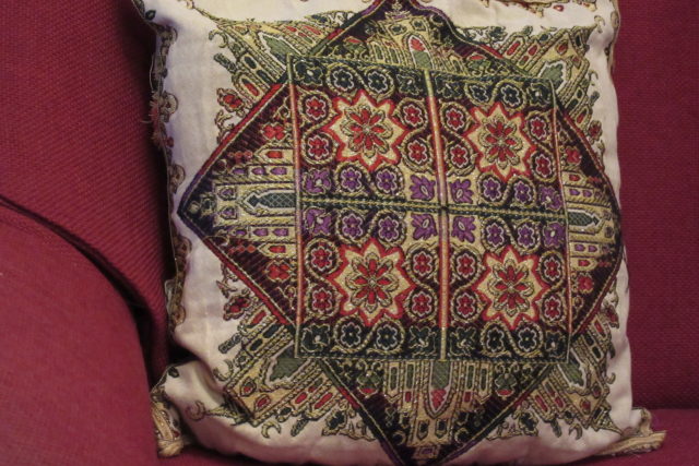 An embroidered Turkish pillow By Anton Lefterov - Own work, CC BY-SA 4.0, https://commons.wikimedia.org/w/index.php?curid=38559104