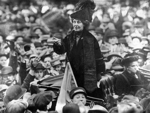 Emmeline addresses a crowd in New York in 1913.