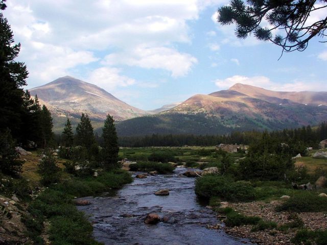 Sierra - Tuolumne River. By Antandrus at the English language Wikipedia, CC BY-SA 3.0, https://commons.wikimedia.org/w/index.php?curid=4452388