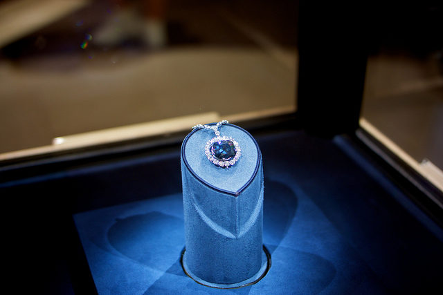 The Hope Diamond at the National Museum of Natural History. Image by - Julian Fong.Flickr. CC BY-SA 2.0