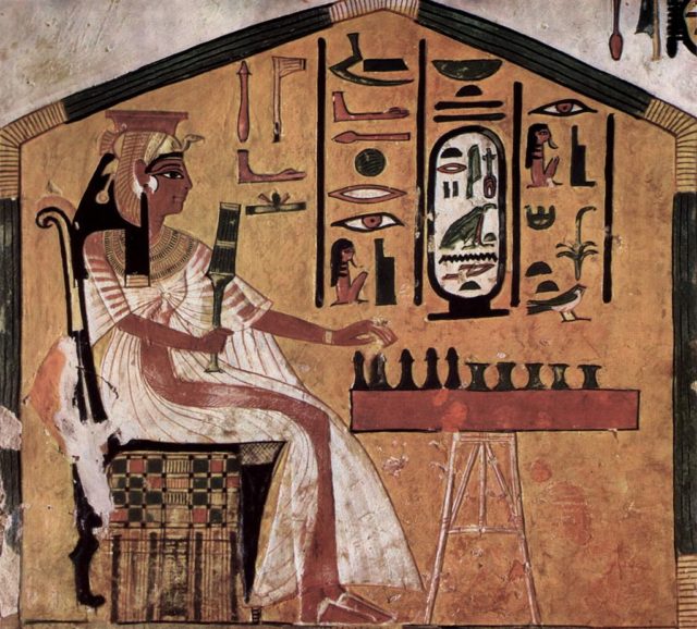 The Queen Nefertari playing the game Senet. Source: Wikipedia/Public Domain