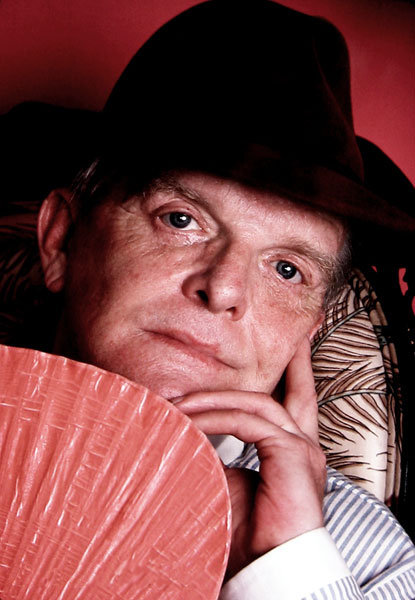 Truman Capote. By Jack Mitchell, CC BY-SA 4.0-3.0-2.5-2.0-1.0, https://commons.wikimedia.org/w/index.php?curid=15047401
