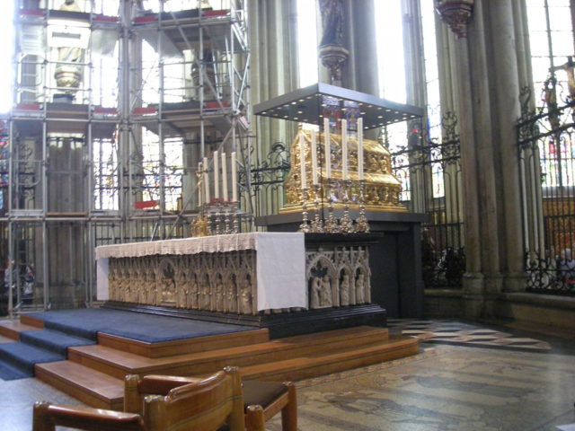 It is placed above and behind th high altar of Cologne Cathedral. Photo Credit