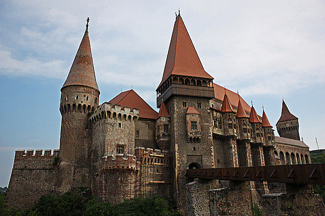 This fantastic site stands as a symbol of Hungarian rule and an excellent example of gothic architecture in Transylvania. Photo Credit