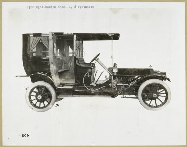 1908 – Oldsmobile Model Z, 6 cylinders