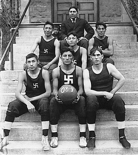 Native_American_basketball_team_ Photo Credit