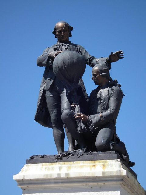 Monument of the Montgolfier brothers in their hometown, Annonay. Photo credit