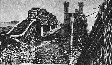 Railway bridge over the Vistula River; Piechowski was in a forced work gang clearing the rubble
