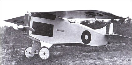 A front-side view of the Christmas Bullet, prior to its lethal first and only flight. This aircraft crashed in 1918, prior to the 1923 limit for PD-US images.