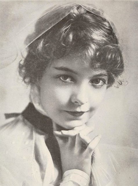 Publicity photo of Lillian Gish from Stars of the Photoplay Photo Credit 