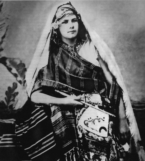 Eberhardt in Berber dress, around the year 1900.