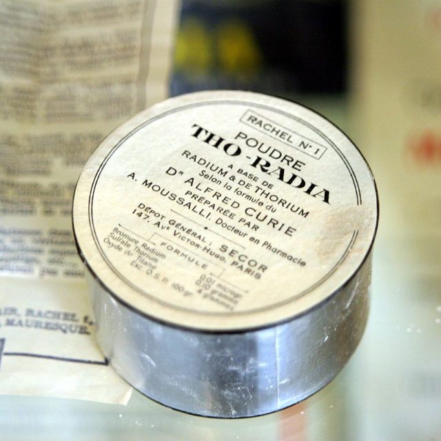 “Tho-radia” powder, based on radium and thorium, according to the formula of Dr. Alfred Curie (not related to Pierre and Marie Curie). Photo Credit
