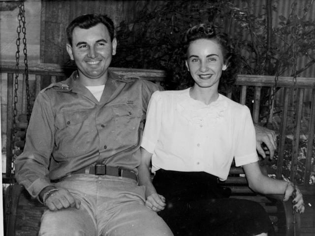 Murray with his wife, Anne, after returning from Europe in September 1945