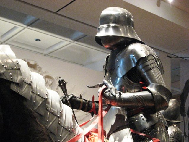 Тhe armor is made up of parts from various late 15th-century German pieces. Leeds Royal Armoury. One of the main characteristics of the German armor was its sharp and piercing corners. Photo Credit
