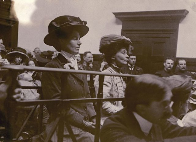Evelina Haverfield and Emmeline Pankhurst in court (1909)