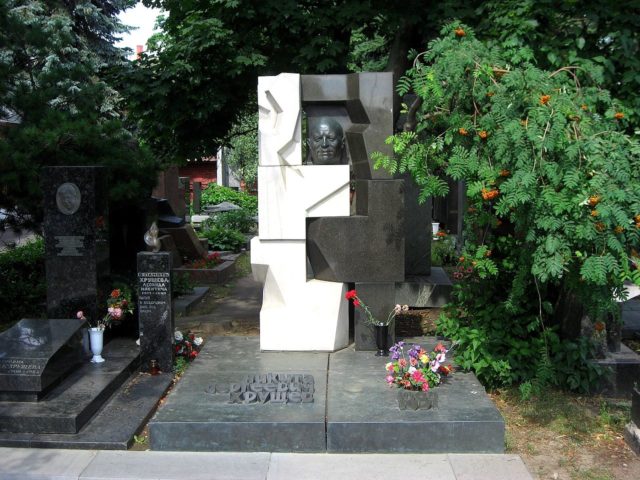 The grave of Nikita Khrushchev   Photo Credit
