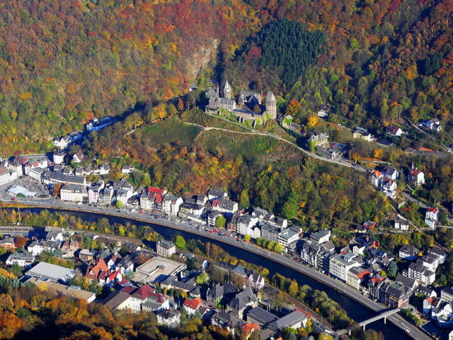 Altena – aerial view to the castle   photo credit