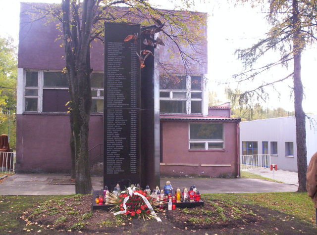 Memorial to the collapse victims in Katowice, photo credit