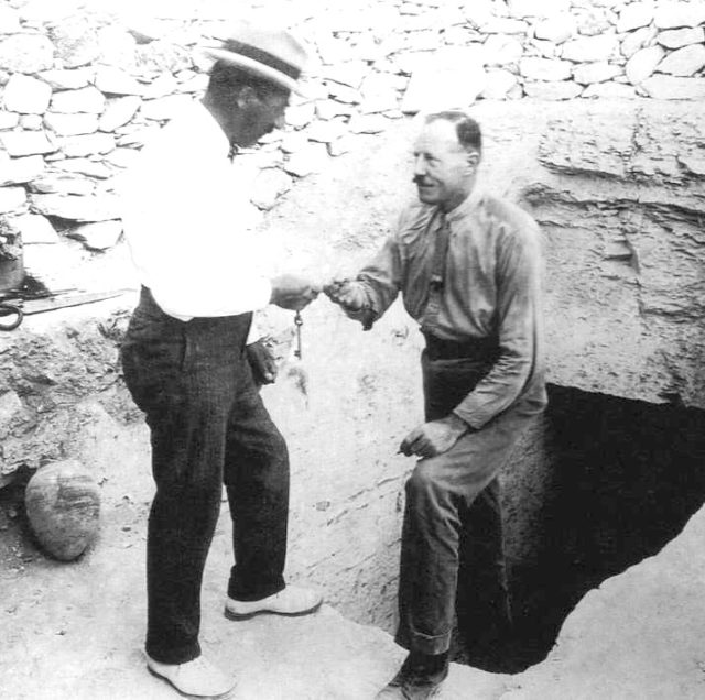 Howard Carter and Lord Carnarvon in 1922.