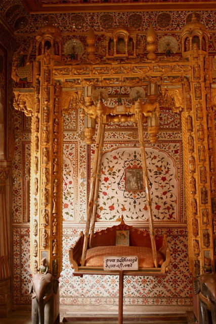 Inside the Phool Mahal. Photo Credit