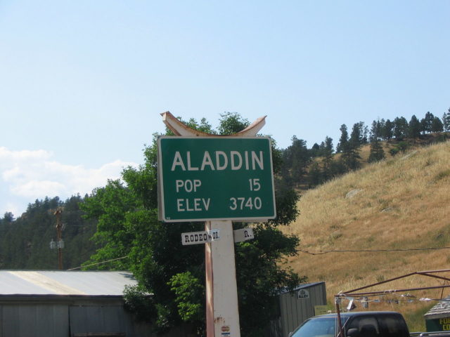 The entrance of Aladdin / Photo credit