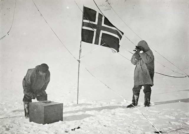 Helmer Hanssen and Amundsen determining their position at the South Pole.