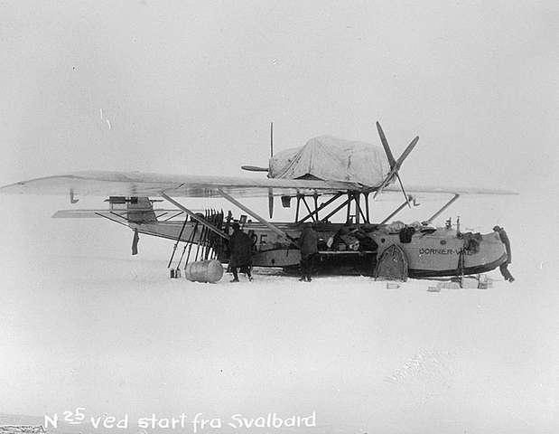 Amundsen’s Dornier N-25 Do J before the departure to the North Pole.