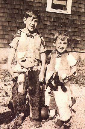Harvey Milk (right) and his older brother Robert in 1934. Photo credit