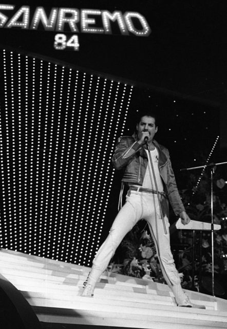 Freddy Mercury performing “Radio Ga Ga” in Italy, in 1984.