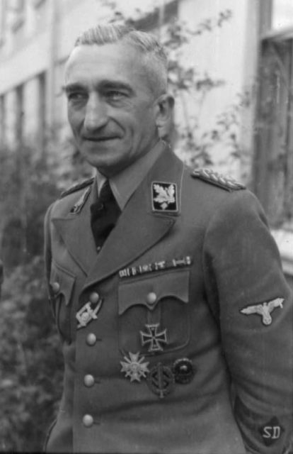 Arthur Nebe in 1941. Author: Kurt Alber, Bundesarchiv CC BY 3.0 de.