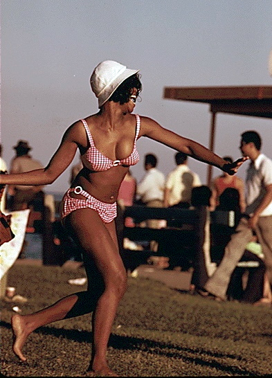 Woman wearing bikini in Chicago (1973)