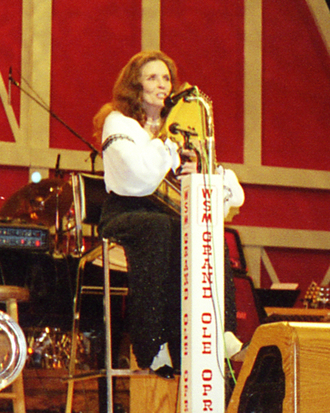 June Carter Cash playing at the Grand Ole Opry in Nashville, Tennessee, United States. Author:Larry D. Moore. CC BY-SA 3.0
