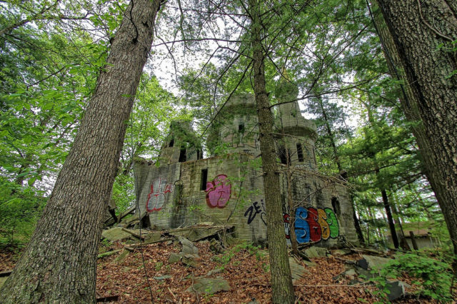 The abandoned castle at the Enchanted Forest, By Forsaken Fotos, CC BY 2.0 / Flickr