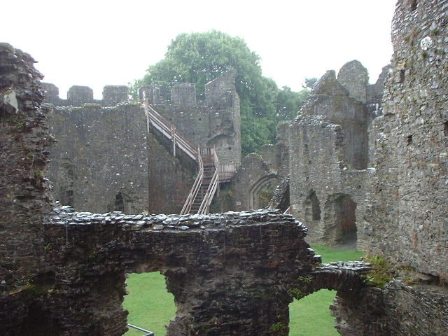 The inner chambers at Restormel Castle. Author: Chris Shaw CC BY-SA 2.0