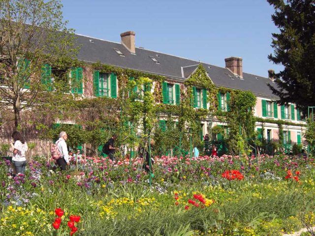 Monet’s house in Giverny, Normandy. Author: Normandy Tourist Board CC BY-SA 3.0