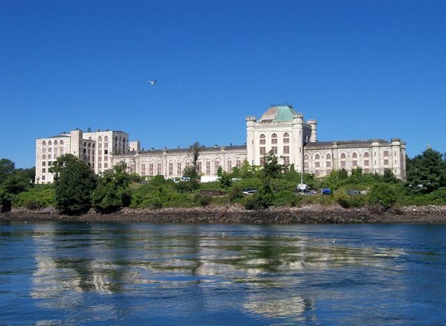 Portsmouth Naval Prison on the Piscataqua River between New Hampshire and Maine. Author: AlexiusHoratius. CC BY-SA 3.0