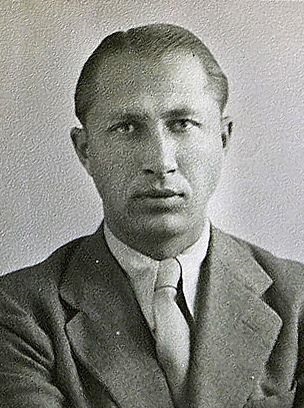 Popov’s passport photo, 1941
