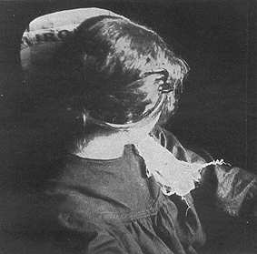 Carrière with fake ectoplasm made from the French magazine Le Miroir