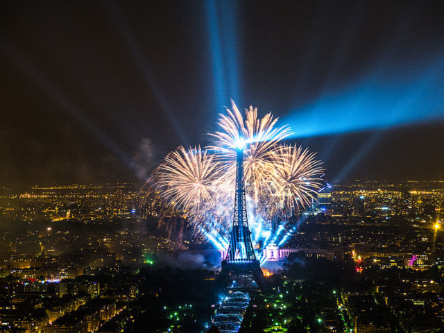 Fireworks on Eiffel Tower as seen from the Montparnasse Tower, July 14, 2013. Author Yann Caradec CC BY-SA 2.0