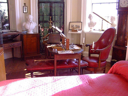 Jefferson’s study room in Monticello. Author: J Wynia. CC BY 2.0