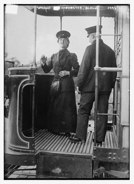 Woman conductor, Berlin. Photo: Library of Congress
