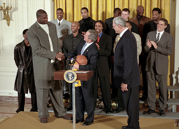 O’Neal at the White House greeting US President George W. Bush with his fellow Lakers