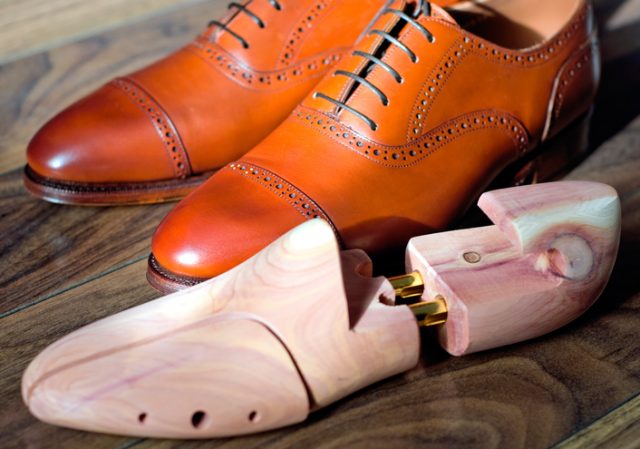 Men’s leather dress shoes with cedar shoetree